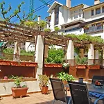 Un Vergel Al Pie De La Alhambra. Enjoy It Now!!