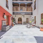 Casa De La Tina