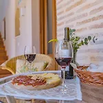 Casa De La Tina
