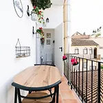 Emblematic Apartment In The Realejo