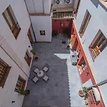 Casa De La Tina