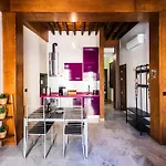 Apartamentos Reyes Católicos