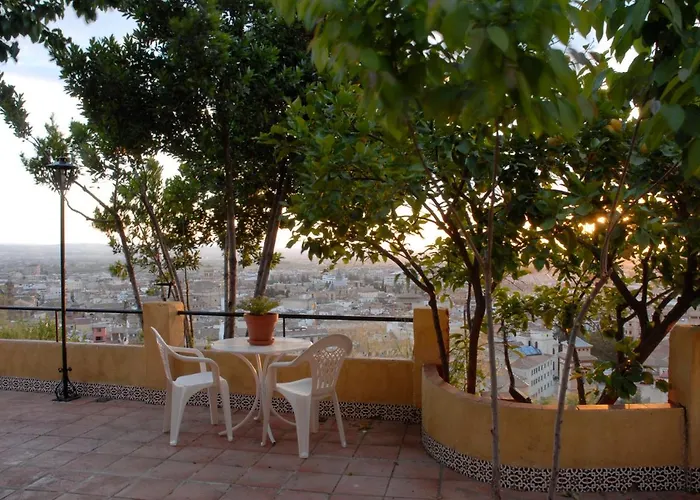 Carmen en el Albaicín con Jardin y Vistas