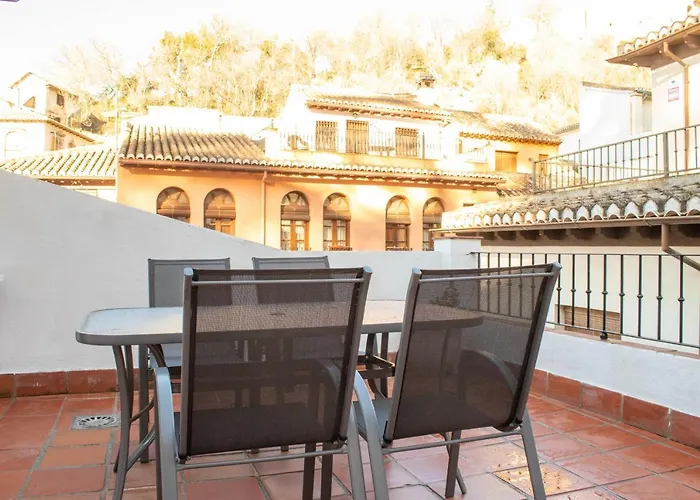 Atico Con Terraza En Cuesta Gomerez