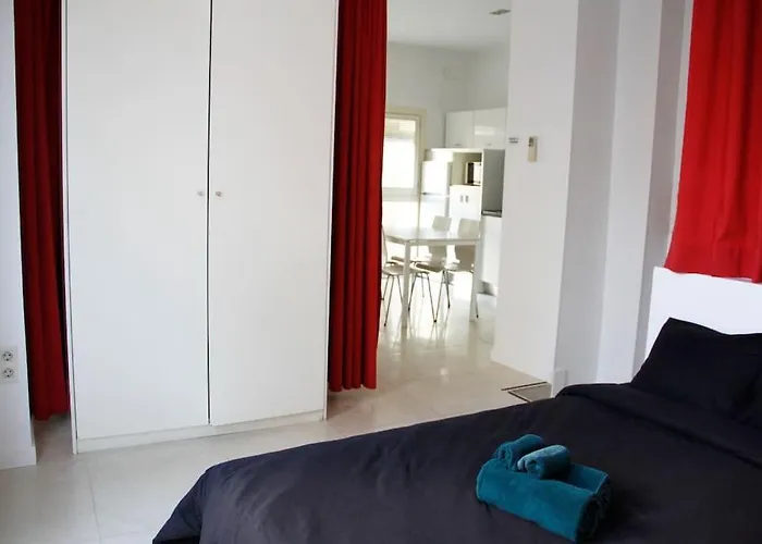 Cosy Apartment / Literally At The Foot Of Alhambra