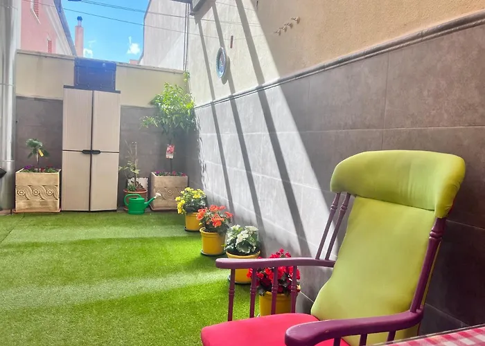 Casa Ideal Familias Y Grupos Con Balcones Exterior Soleada Patios Cerca Alhambra, Sierra Nevada, Rio Genil, Lancha Del Genil, Parque Llano Y Reloj Del Sol Con Barbacoas, Campo De Futbol, Circuito Gimnasia