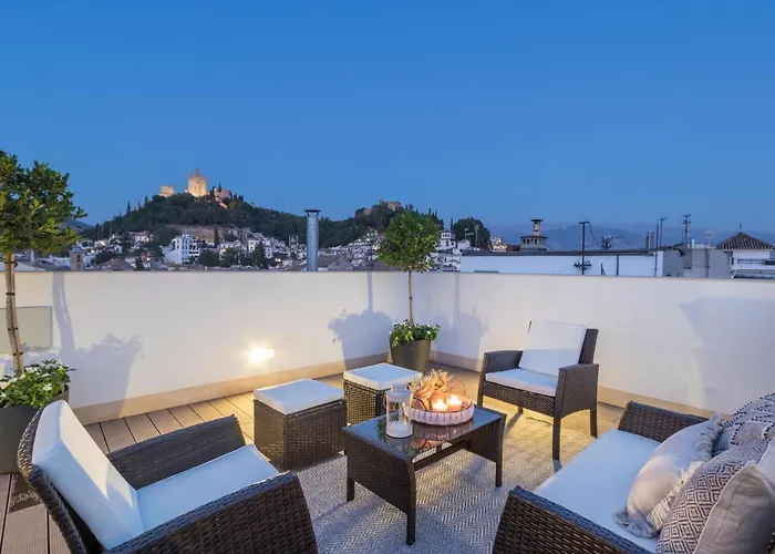 Chezmoihomes Luxury Plaza Nueva Penthouse