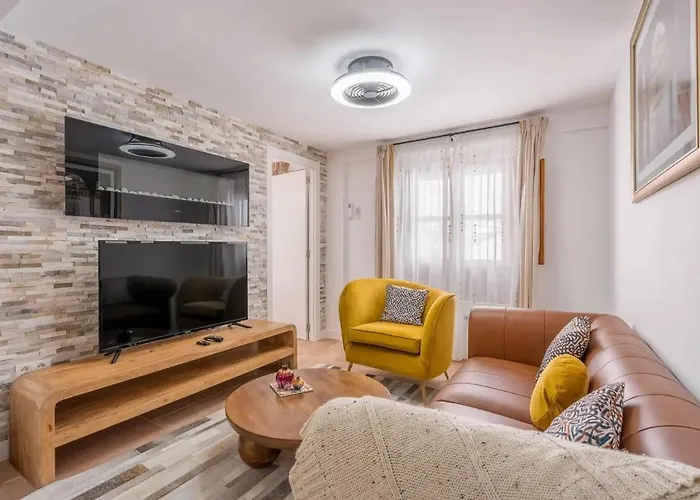 Casa Al Andalus - Chic, Serene, And Posh Center City Pad