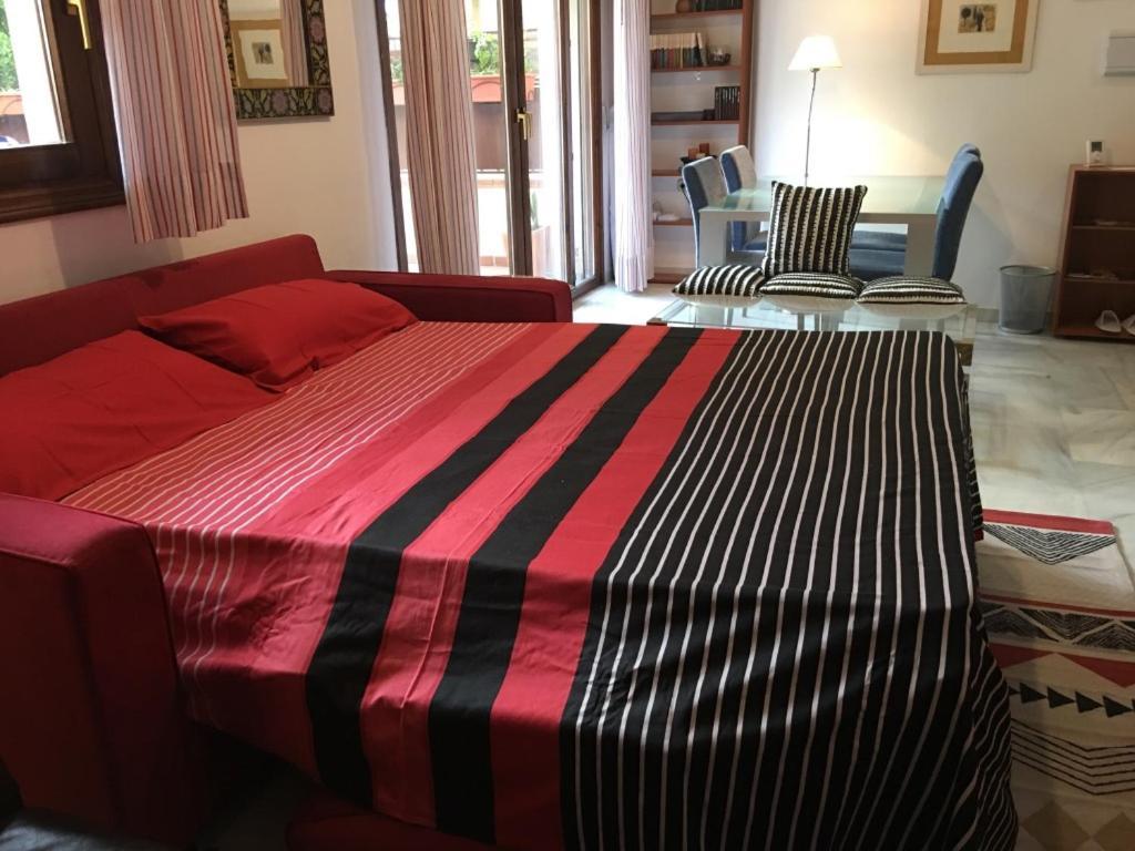 Un Vergel Al Pie De La Alhambra. Enjoy It Now!! Apartamento Granada