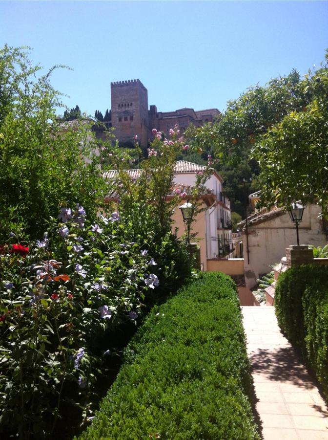 Un Vergel Al Pie De La Alhambra. Enjoy It Now!!