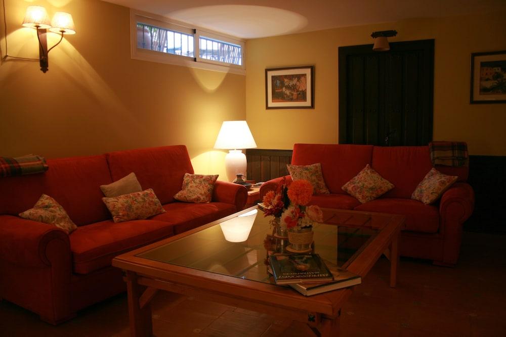Posada De Quijada 3*
