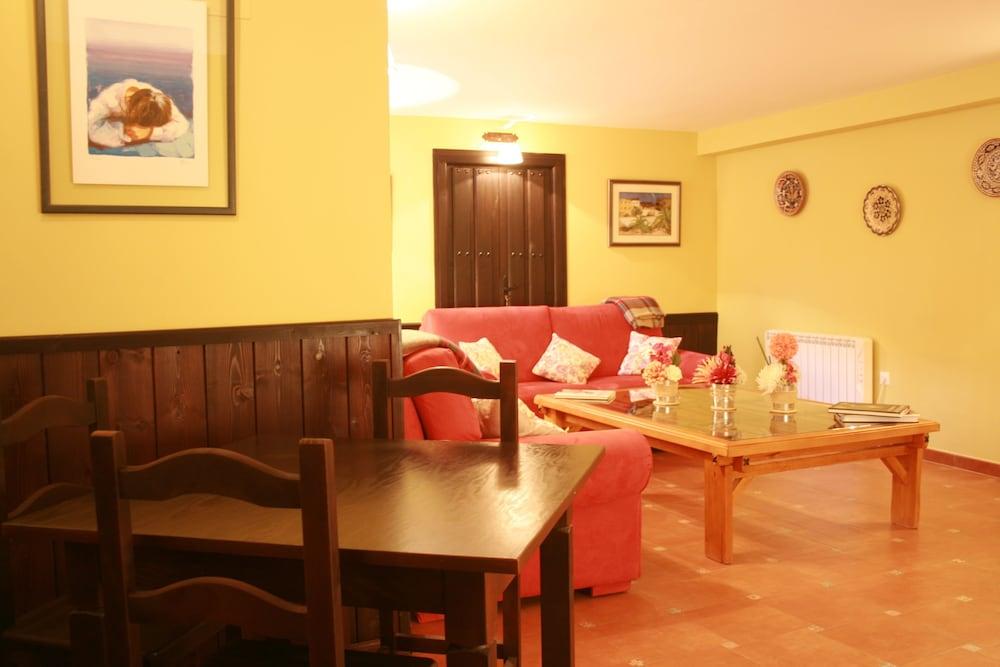 Hotel Posada De Quijada 3*