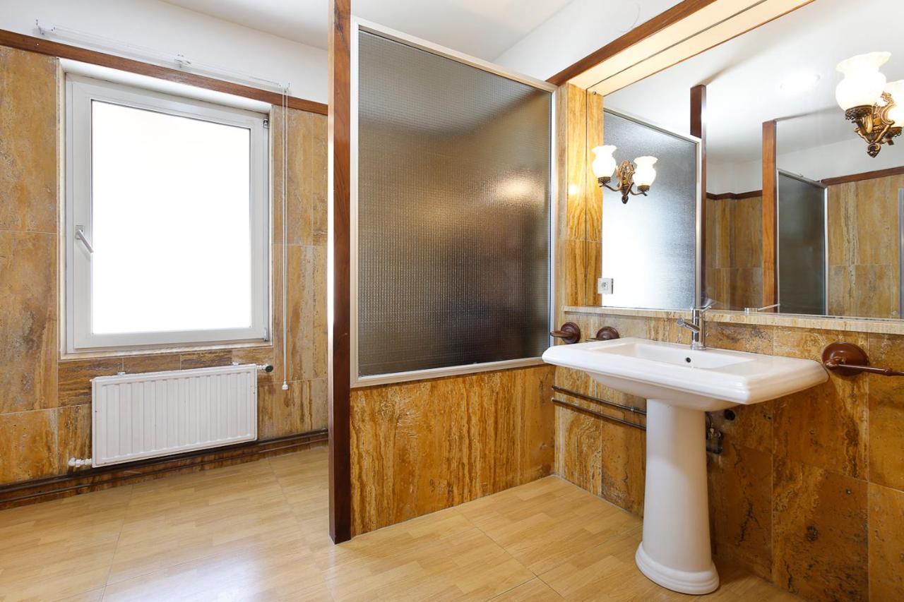 Casa Con Piscina, Barbacoa Y Jardin Para 20 Personas * Granada