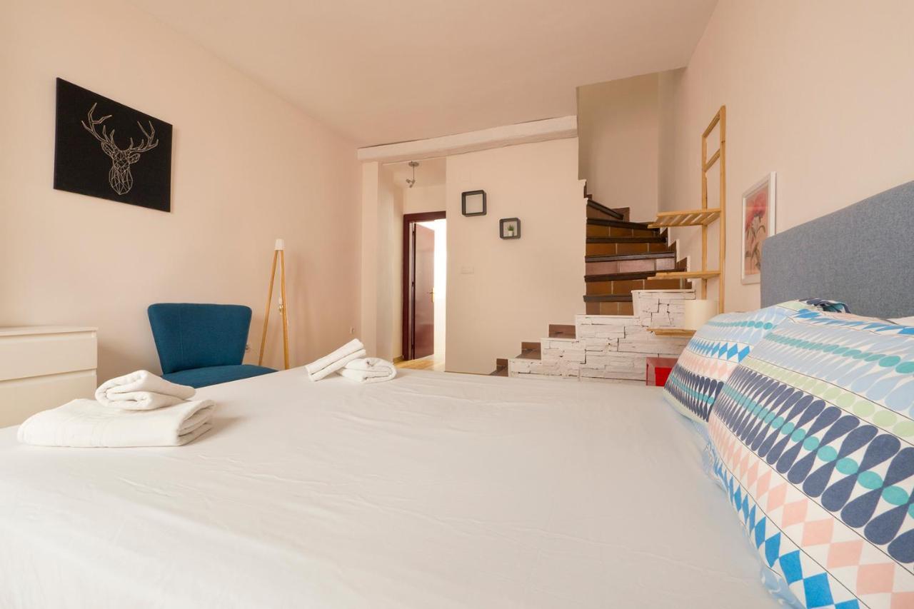 Apartamento Coqueto Duplex Con Terraza Privada Y Parking