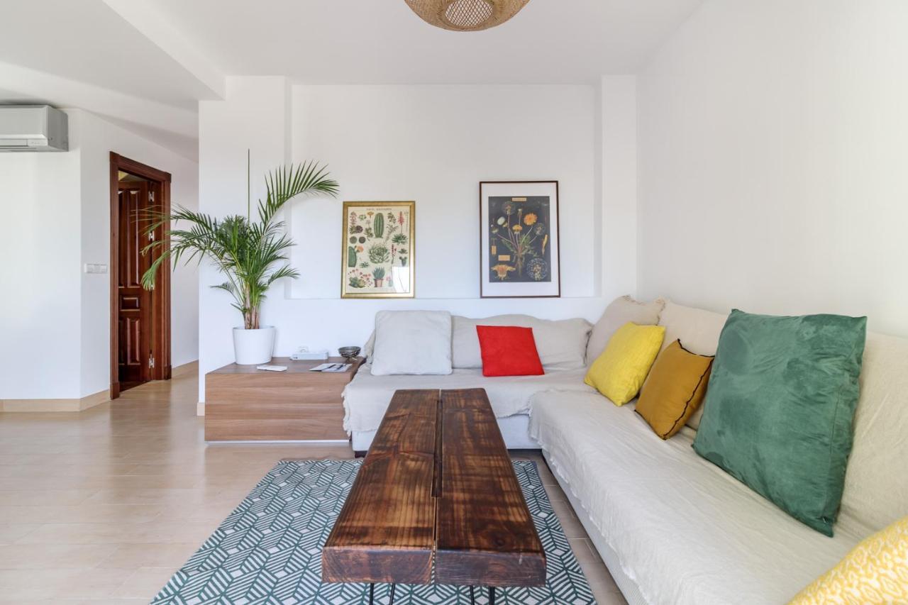 Сasa de vacaciones Beautiful Duplex-city Center. Parking By The House
