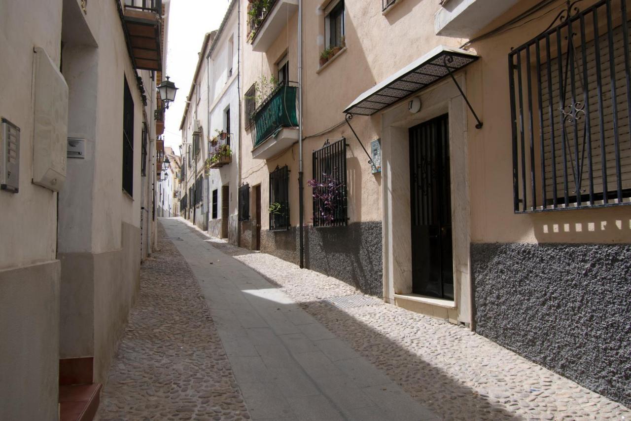 Con Bano Privado En Casa De 3 En El Barrio Mas Historico Habitación en casa particular