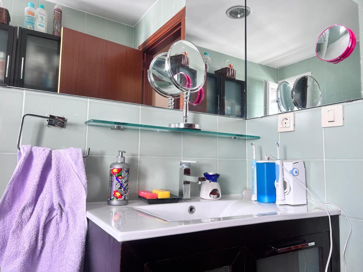 Casa Ideal Familias Y Grupos Con Balcones Exterior Soleada Patios Cerca Alhambra, Sierra Nevada, Rio Genil, Lancha Del Genil, Parque Llano Y Reloj Del Sol Con Barbacoas, Campo De Futbol, Circuito Gimnasia Homestay *