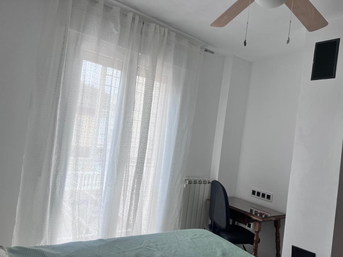 Casa Ideal Familias Y Grupos Con Balcones Exterior Soleada Patios Cerca Alhambra, Sierra Nevada, Rio Genil, Lancha Del Genil, Parque Llano Y Reloj Del Sol Con Barbacoas, Campo De Futbol, Circuito Gimnasia Homestay