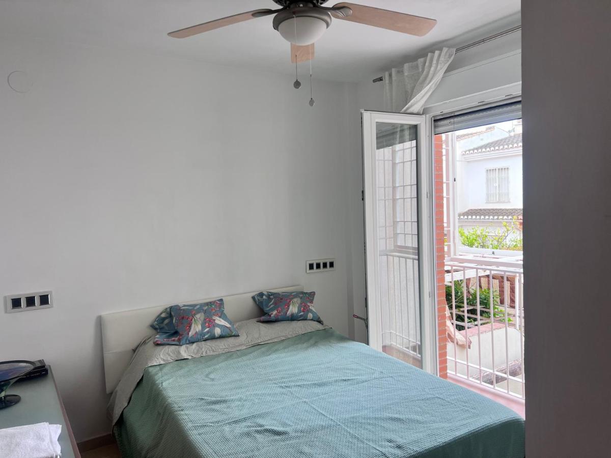 Casa Ideal Familias Y Grupos Con Balcones Exterior Soleada Patios Cerca Alhambra, Sierra Nevada, Rio Genil, Lancha Del Genil, Parque Llano Y Reloj Del Sol Con Barbacoas, Campo De Futbol, Circuito Gimnasia Homestay *