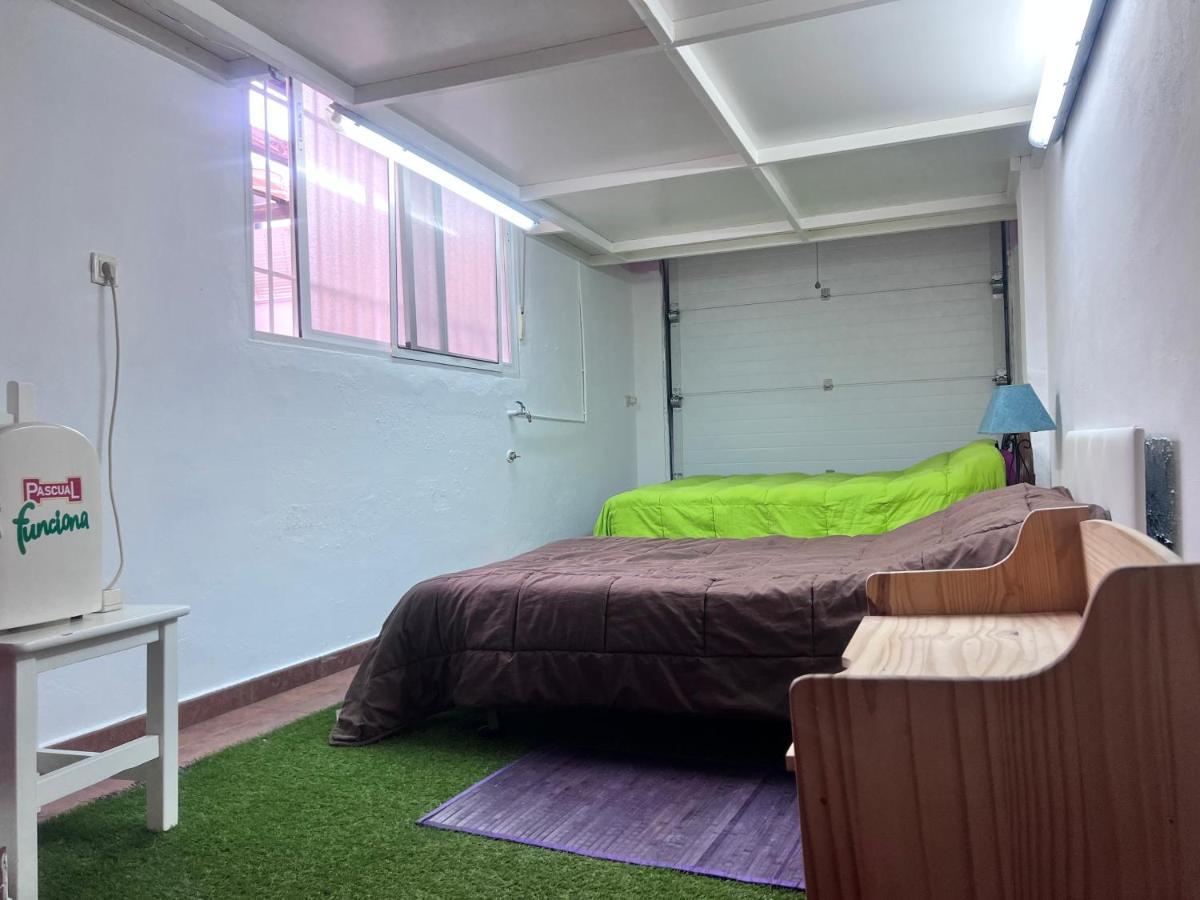 Casa Ideal Familias Y Grupos Con Balcones Exterior Soleada Patios Cerca Alhambra, Sierra Nevada, Rio Genil, Lancha Del Genil, Parque Llano Y Reloj Del Sol Con Barbacoas, Campo De Futbol, Circuito Gimnasia *
