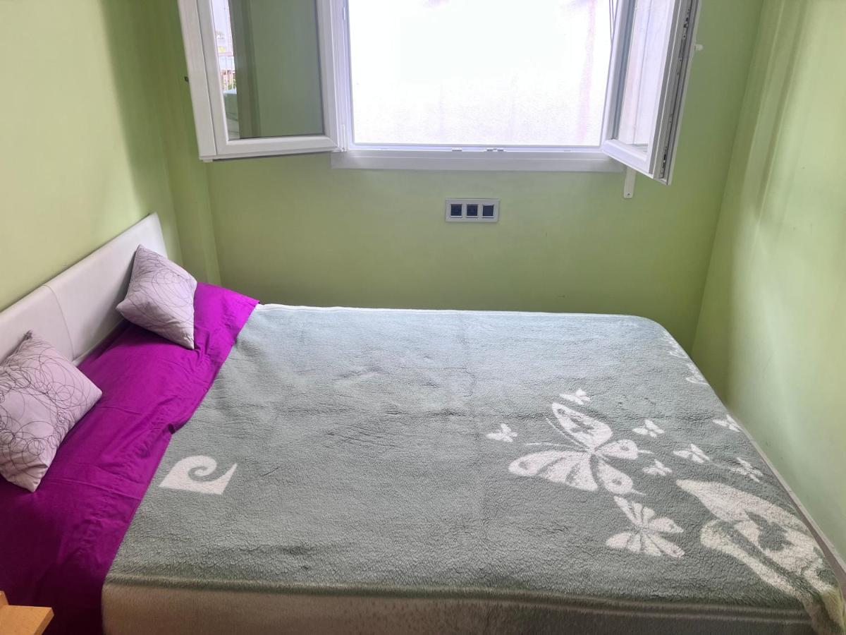 Casa Ideal Familias Y Grupos Con Balcones Exterior Soleada Patios Cerca Alhambra, Sierra Nevada, Rio Genil, Lancha Del Genil, Parque Llano Y Reloj Del Sol Con Barbacoas, Campo De Futbol, Circuito Gimnasia Homestay