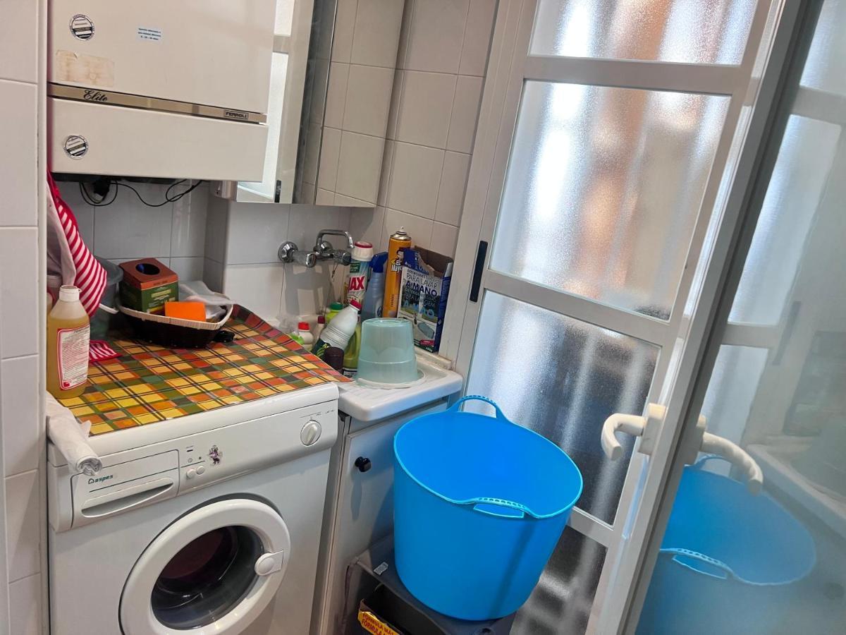 Casa Ideal Familias Y Grupos Con Balcones Exterior Soleada Patios Cerca Alhambra, Sierra Nevada, Rio Genil, Lancha Del Genil, Parque Llano Y Reloj Del Sol Con Barbacoas, Campo De Futbol, Circuito Gimnasia Homestay Granada