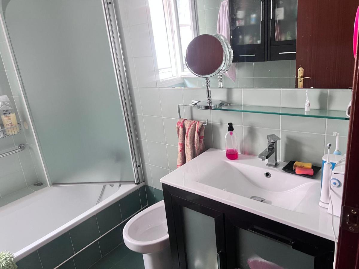 Casa Ideal Familias Y Grupos Con Balcones Exterior Soleada Patios Cerca Alhambra, Sierra Nevada, Rio Genil, Lancha Del Genil, Parque Llano Y Reloj Del Sol Con Barbacoas, Campo De Futbol, Circuito Gimnasia Homestay *