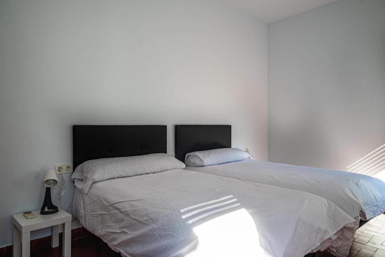 Casa Con Piscina, Barbacoa Y Jardin Para 20 Personas Holiday home Granada
