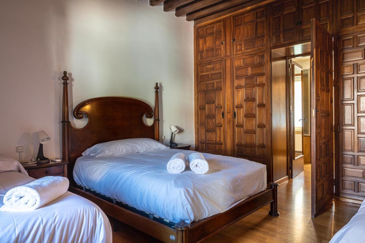 Casa Con Piscina, Barbacoa Y Jardin Para 20 Personas Holiday home Granada