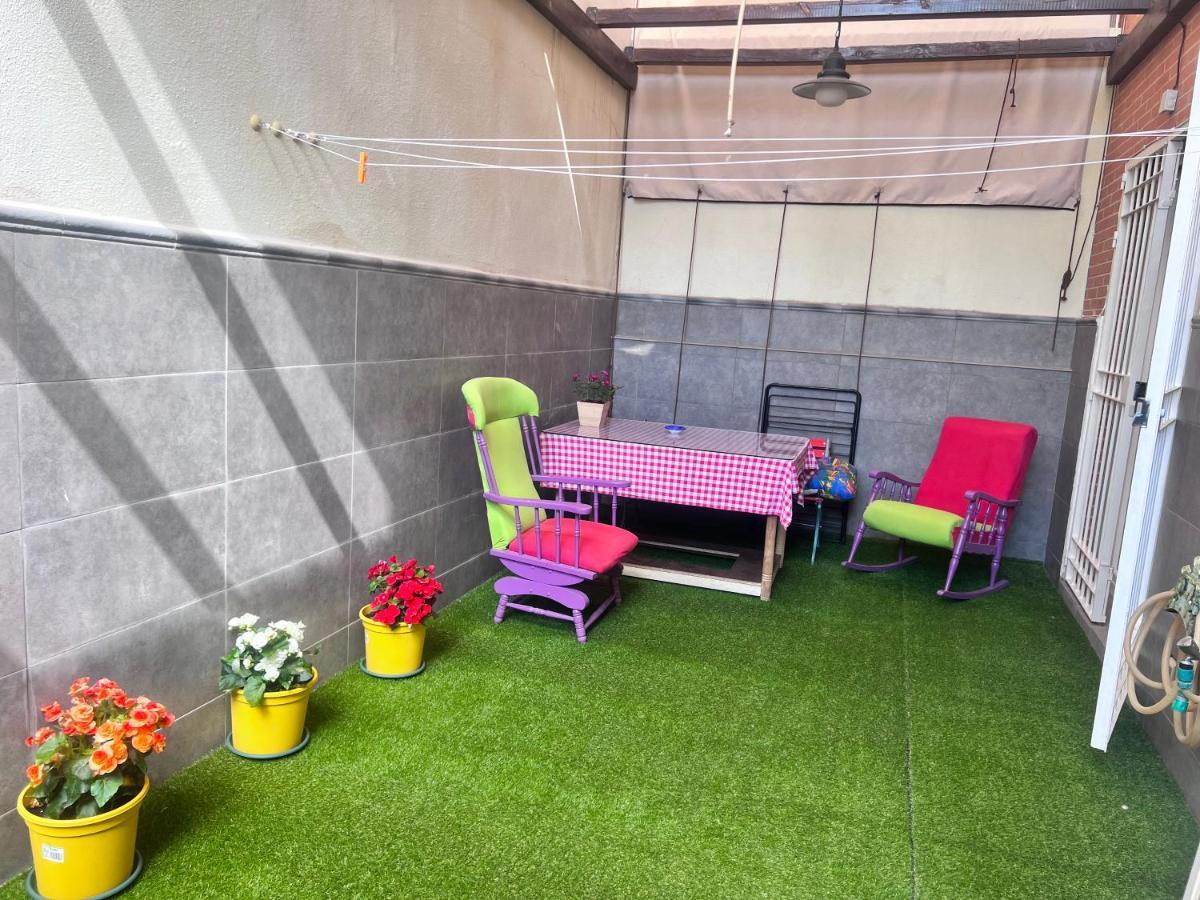 Casa Ideal Familias Y Grupos Con Balcones Exterior Soleada Patios Cerca Alhambra, Sierra Nevada, Rio Genil, Lancha Del Genil, Parque Llano Y Reloj Del Sol Con Barbacoas, Campo De Futbol, Circuito Gimnasia * Granada