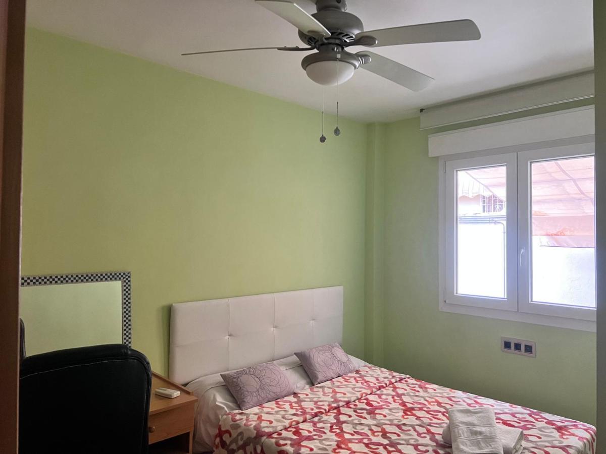 Casa Ideal Familias Y Grupos Con Balcones Exterior Soleada Patios Cerca Alhambra, Sierra Nevada, Rio Genil, Lancha Del Genil, Parque Llano Y Reloj Del Sol Con Barbacoas, Campo De Futbol, Circuito Gimnasia