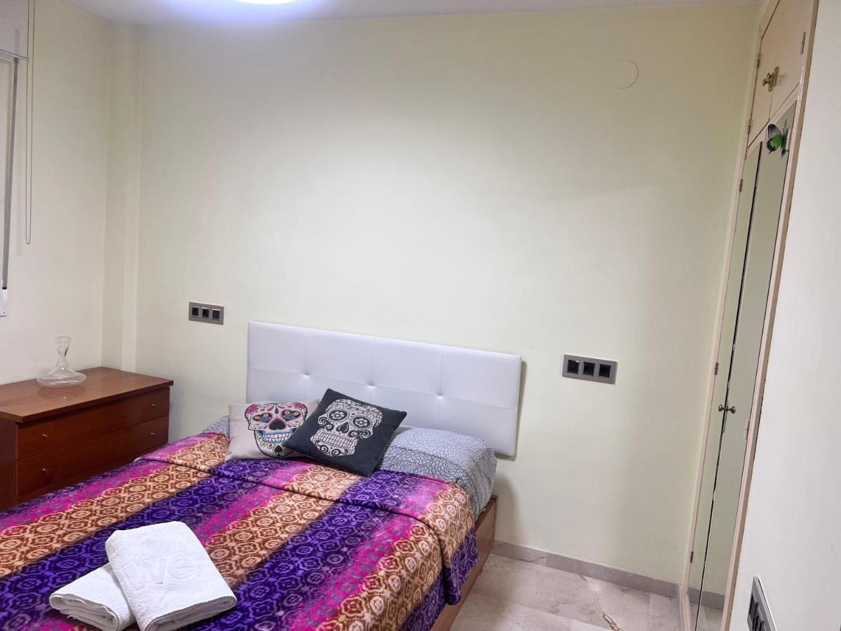 Casa Ideal Familias Y Grupos Con Balcones Exterior Soleada Patios Cerca Alhambra, Sierra Nevada, Rio Genil, Lancha Del Genil, Parque Llano Y Reloj Del Sol Con Barbacoas, Campo De Futbol, Circuito Gimnasia *