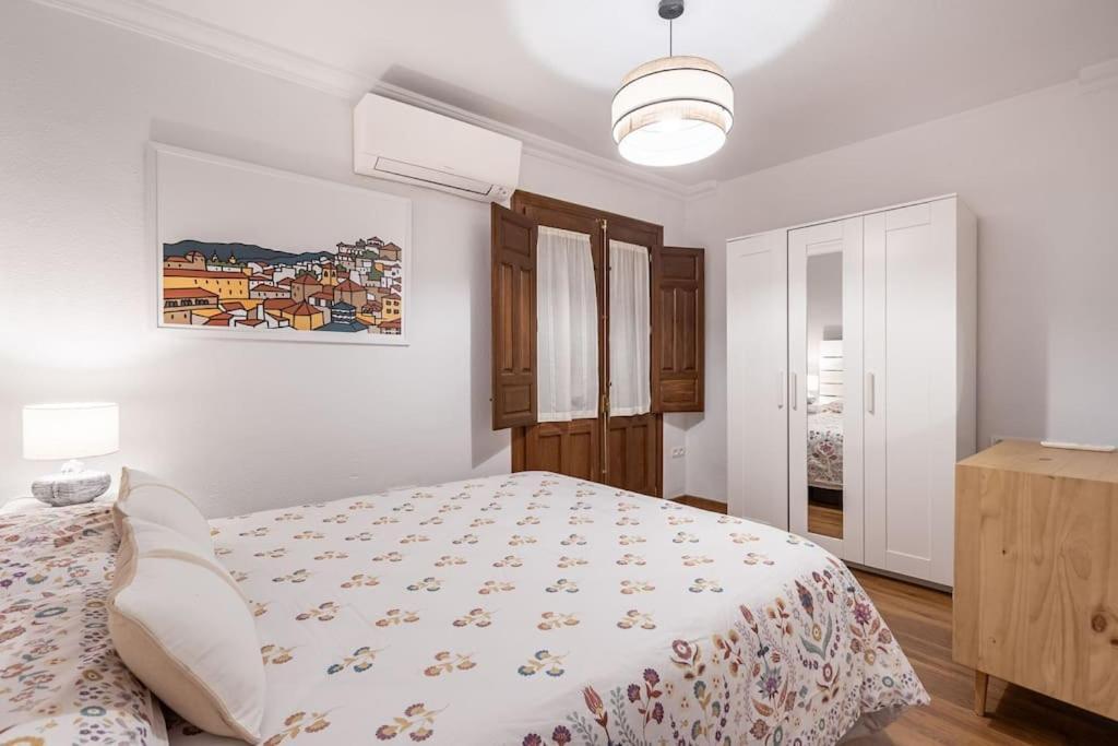 Con Terraza A 4 Minutos De La Catedral Apartamento