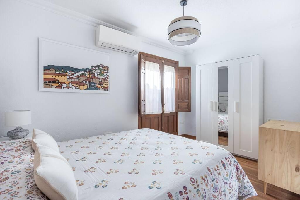 Apartamento Con Terraza A 4 Minutos De La Catedral *
