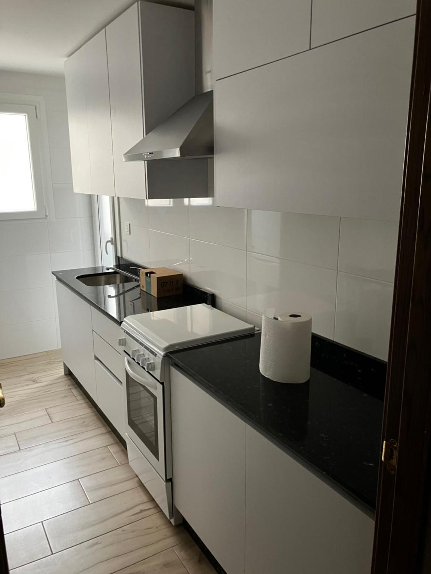 Apartamento En Camino De Ronda De Dos Y Salon Apartamento *