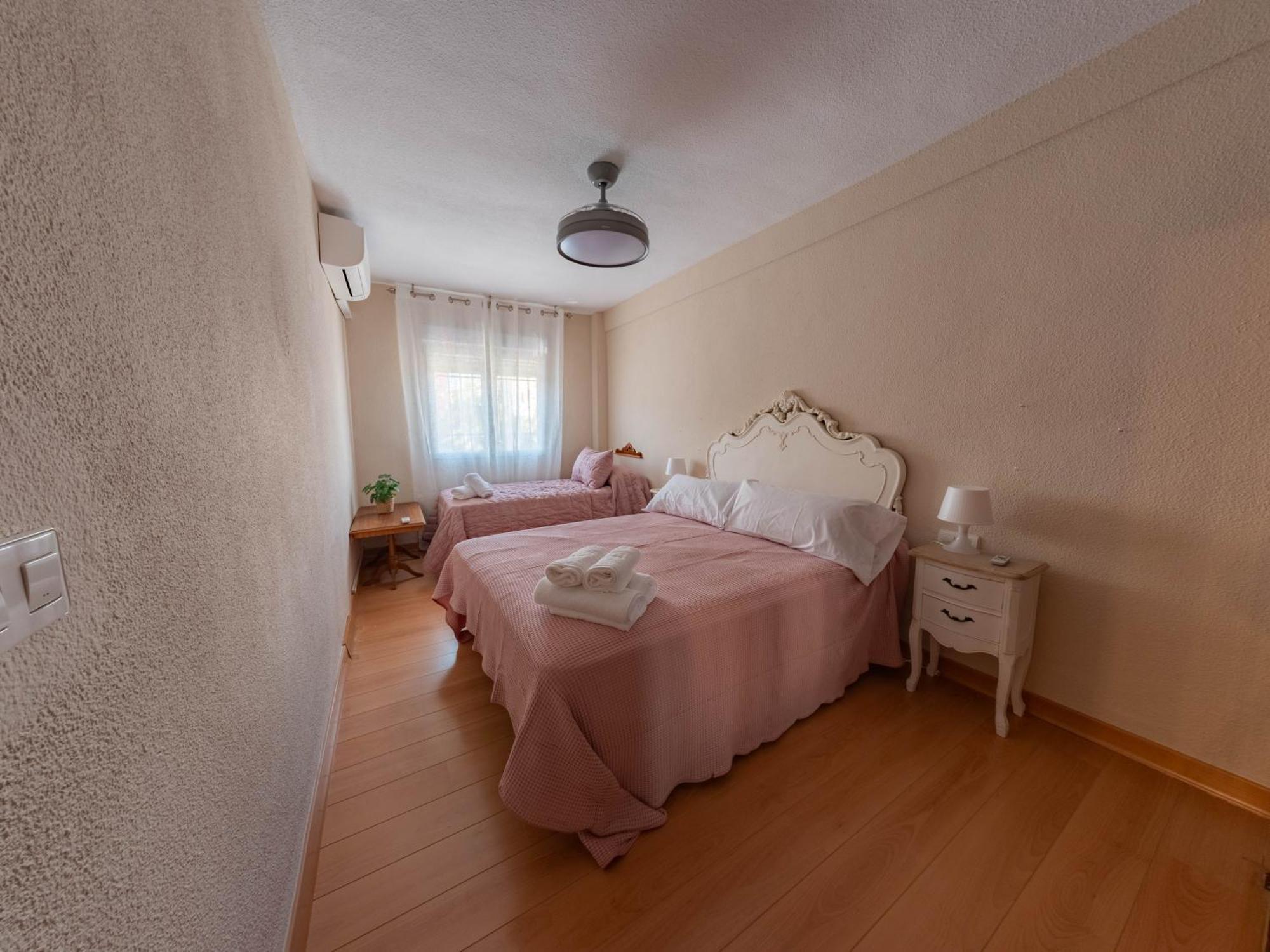 Apartamento Amplio Piso En El Palacio De Congresos By Bebalmy Granada