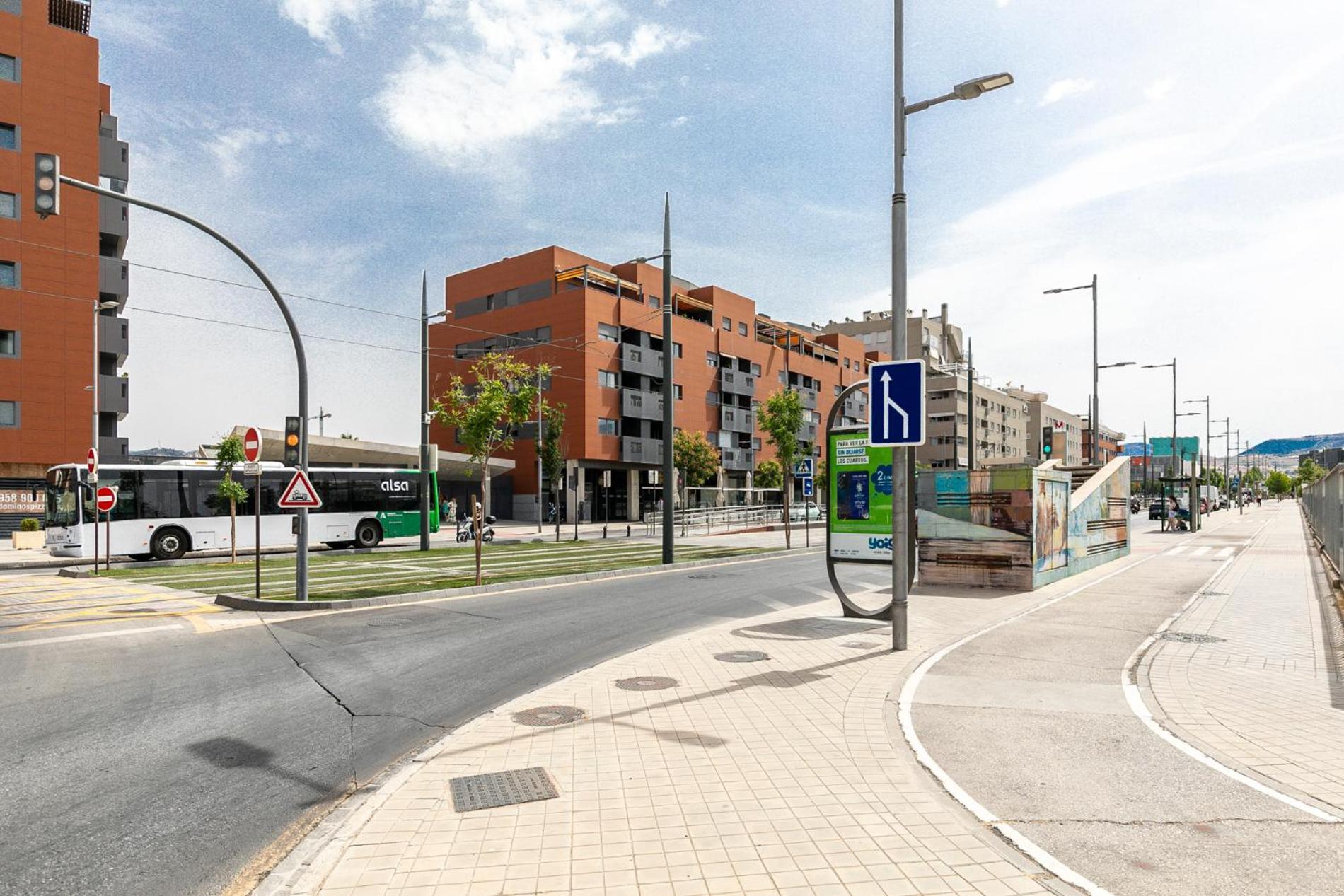 Atico Piscina Y Parking Apartamento Granada