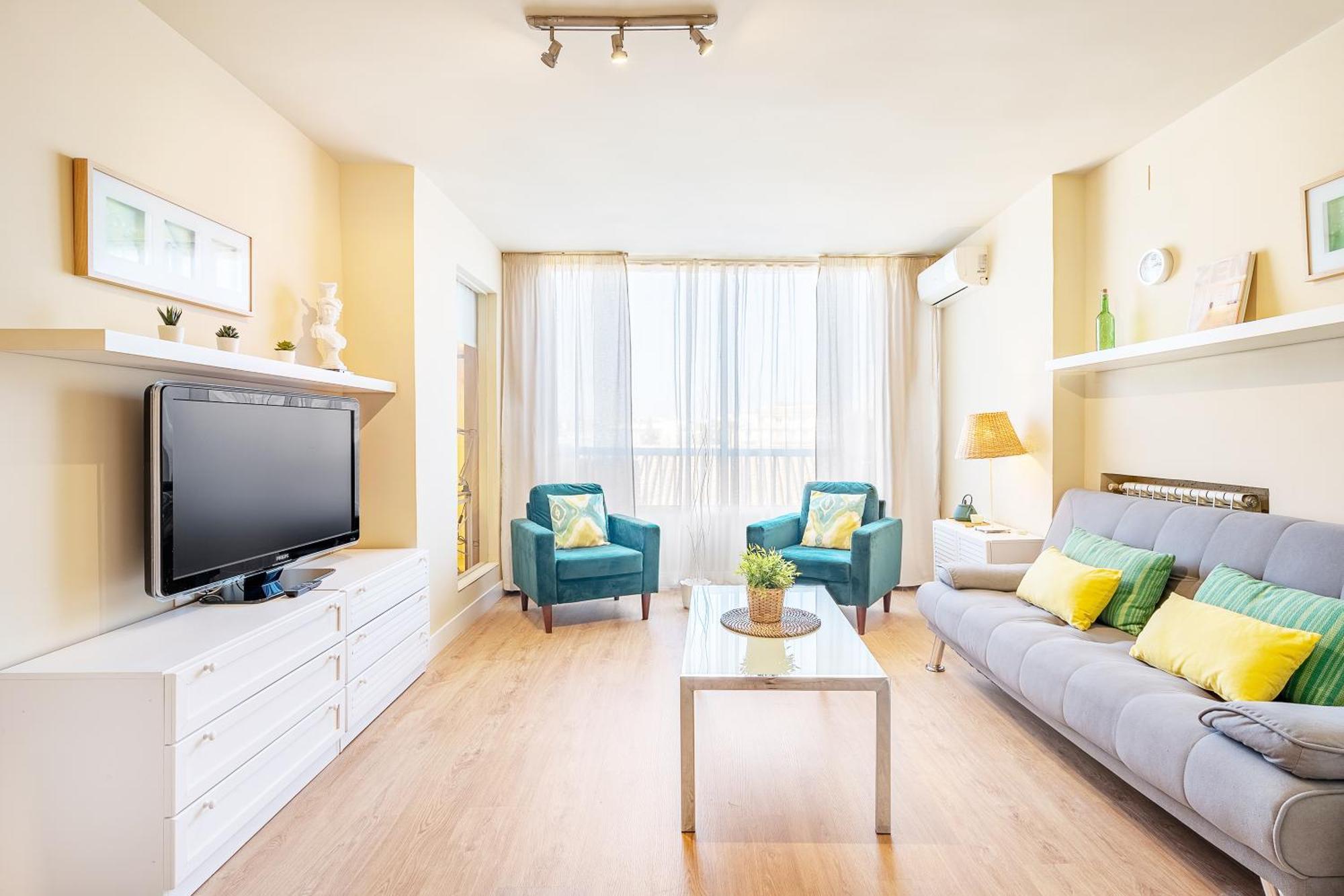 Apartamento Amplio Y Centrico, Recien Reformado, Calefaccion Central, Jardines, Supermercados, Cafeterias Y Todos Servicios En El Corazon De La Ciudad