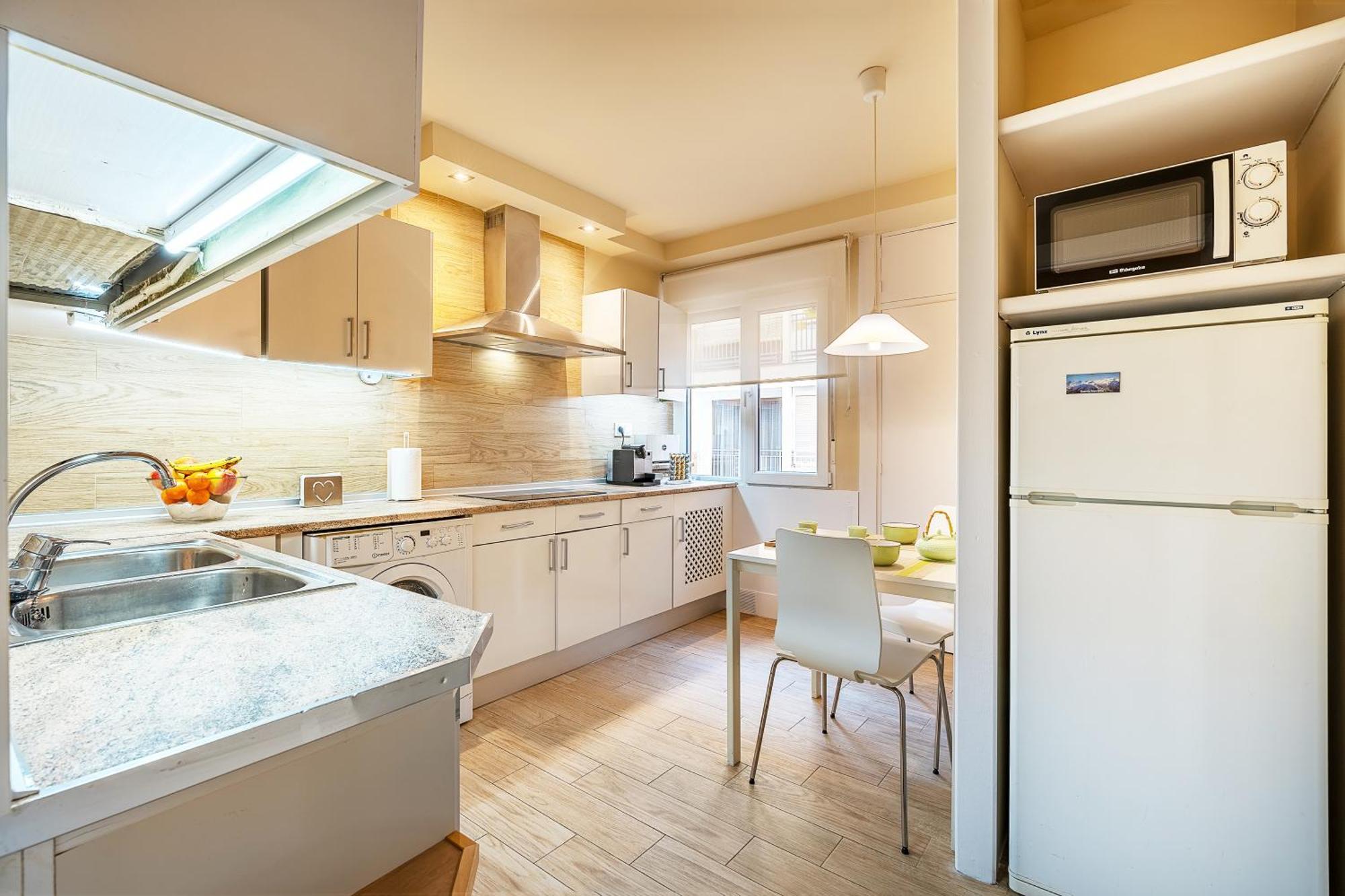 Apartamento Amplio Y Centrico, Recien Reformado, Calefaccion Central, Jardines, Supermercados, Cafeterias Y Todos Servicios En El Corazon De La Ciudad