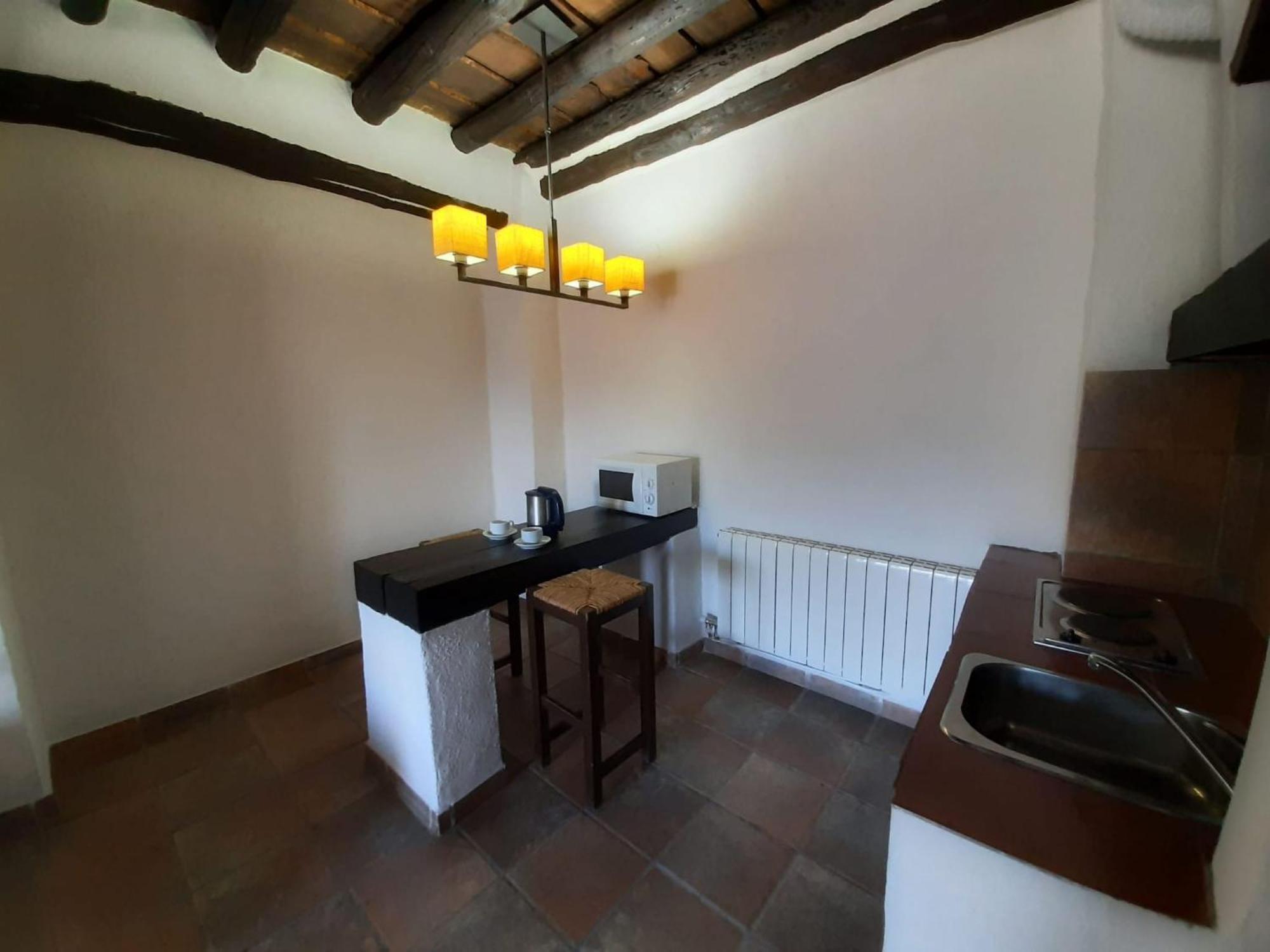 Romantic In With Shared Pool Apartment *