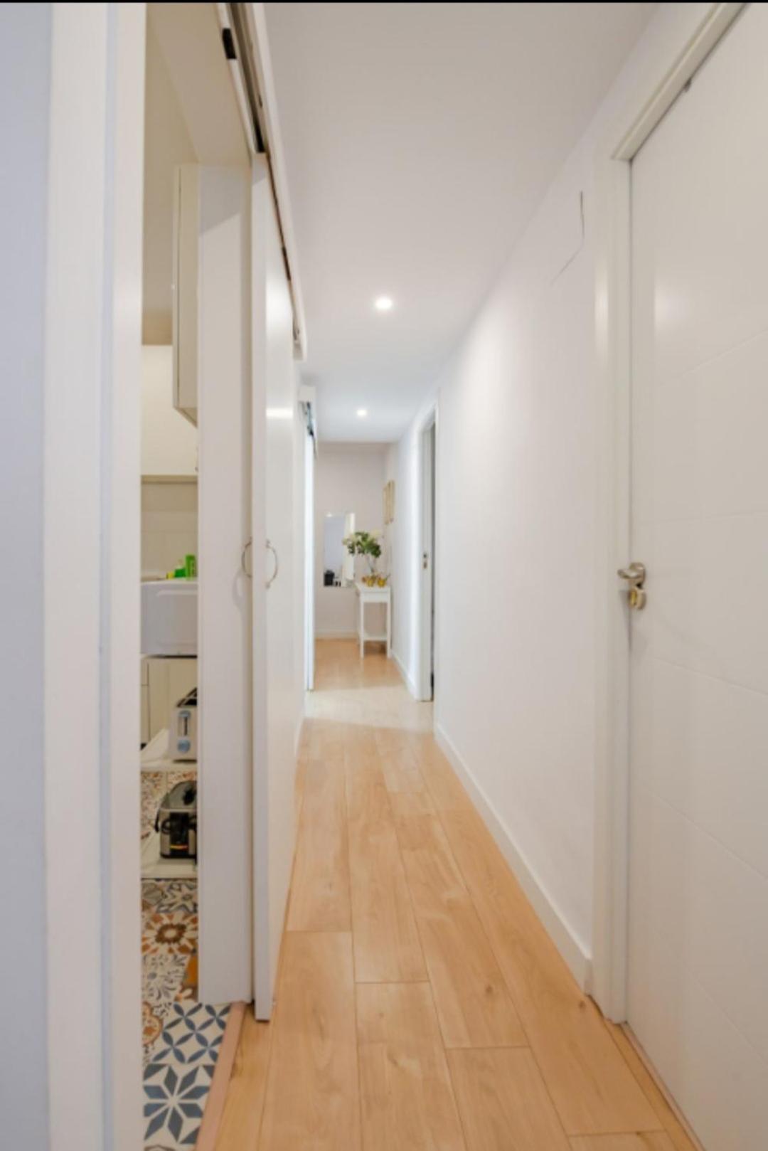 Piso Con Garaje Gratis En El Centro De Granada. Apartamento *