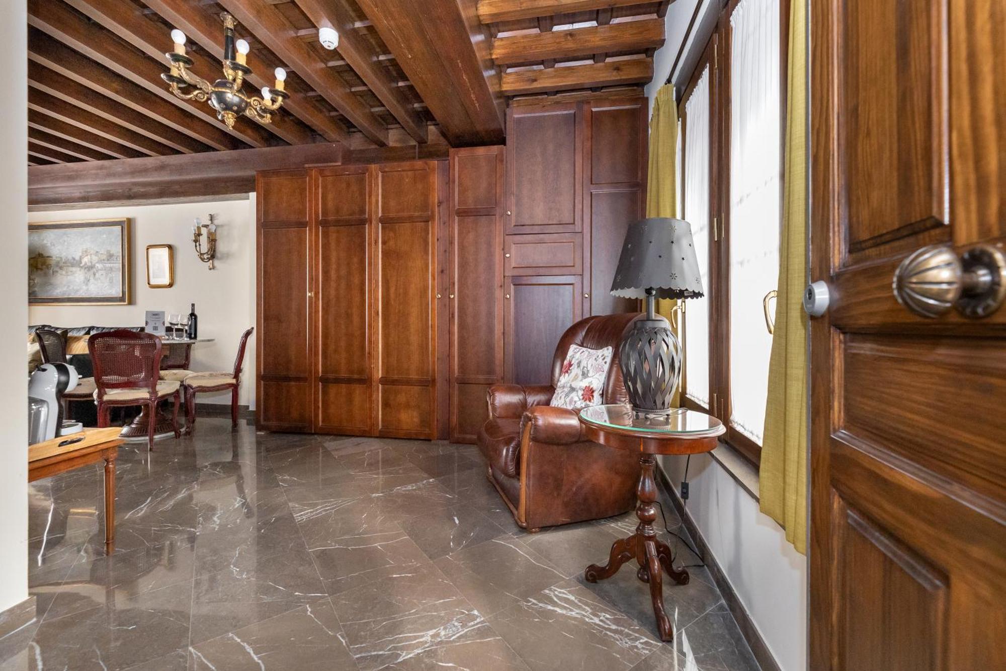 Apartamento En Pleno Centro, Aljibe Rodrigo Del Campo 1c