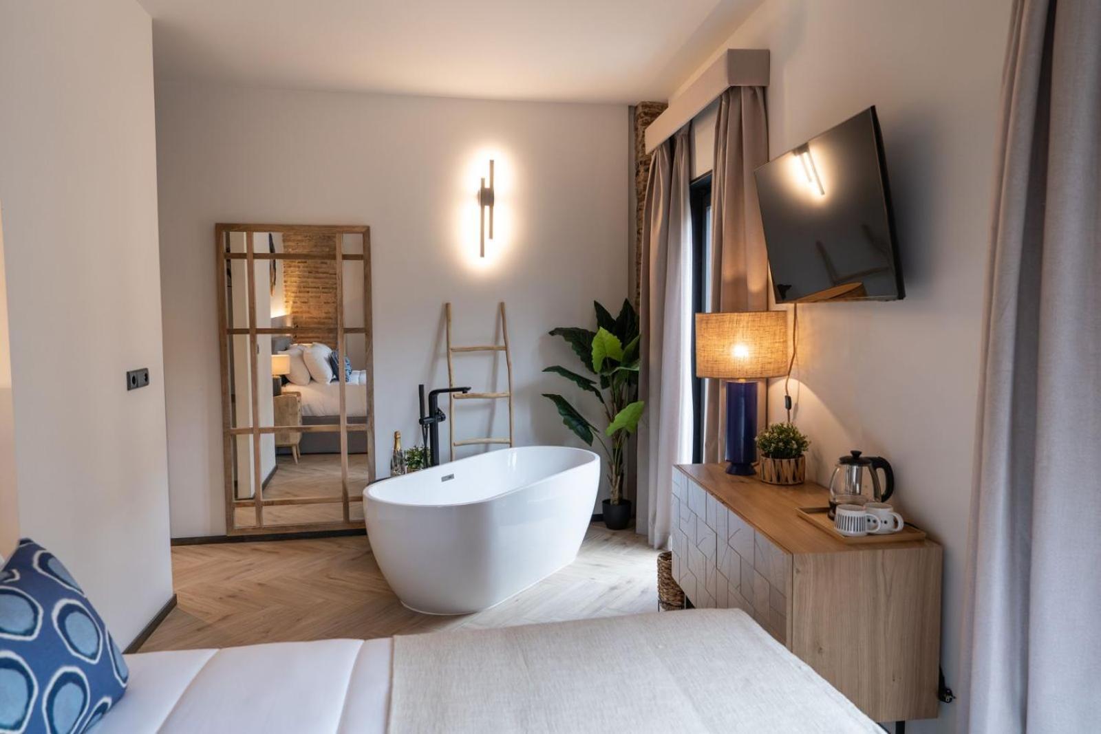 Amiras Homes Collection Granada