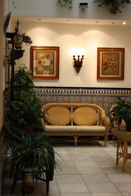 Hotel Jardines