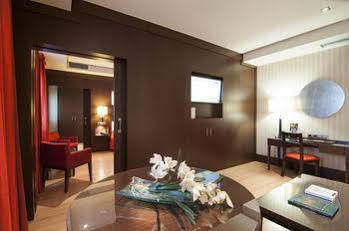 Ma Nazaries Business And Hotel