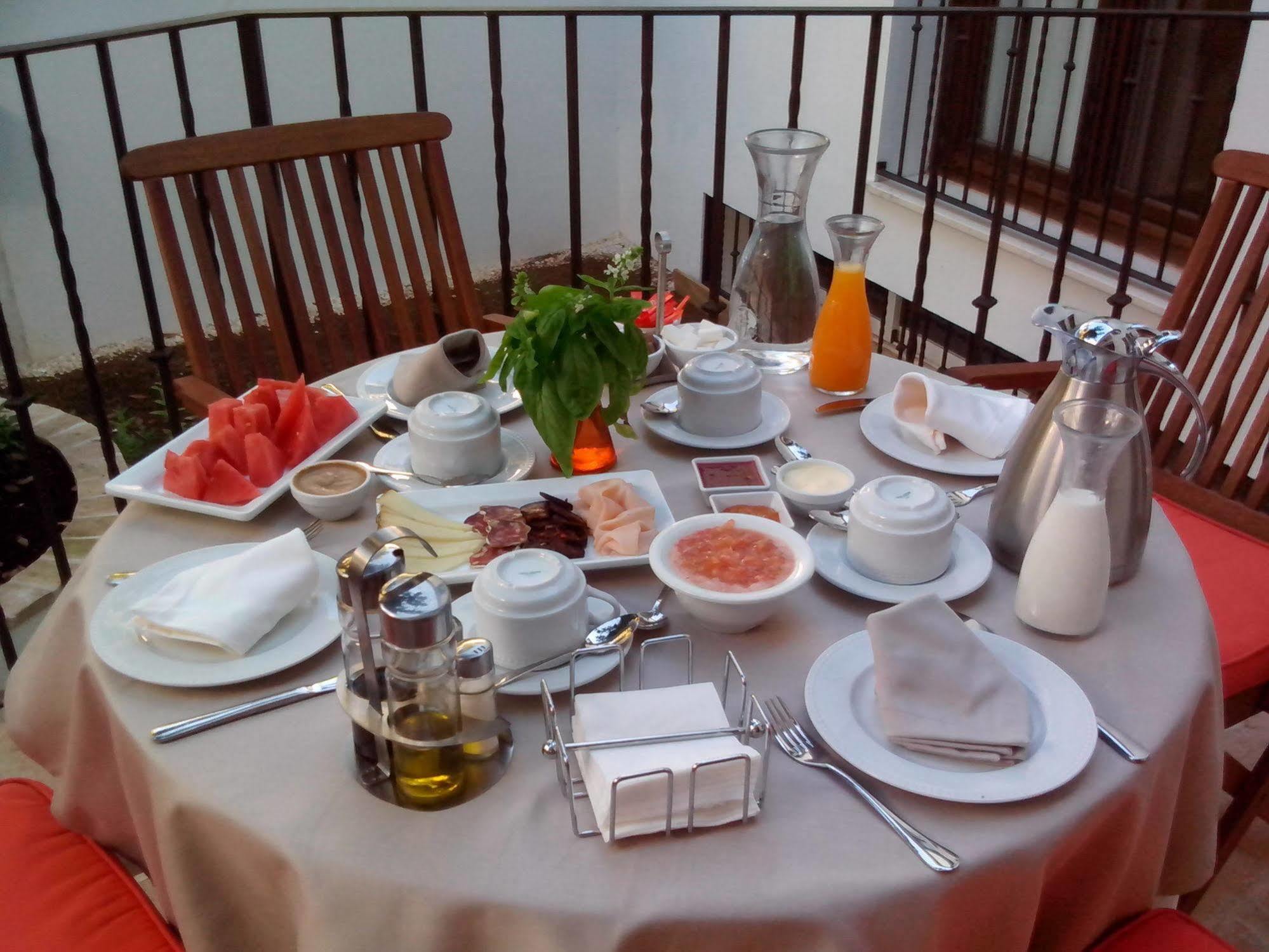 Posada De Quijada Hotel 3*