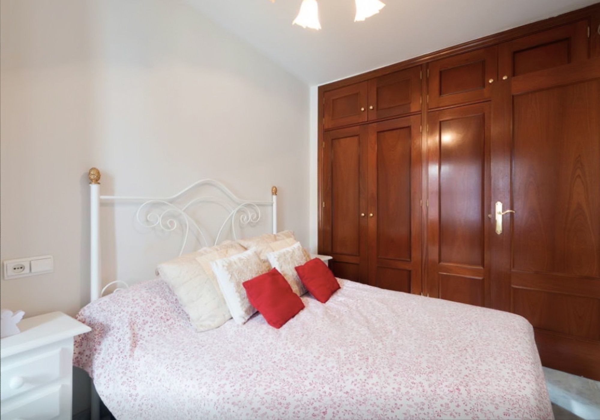 Sunny, 2-bedroom House With Wifi In 5 Minutes From Apartamento Granada