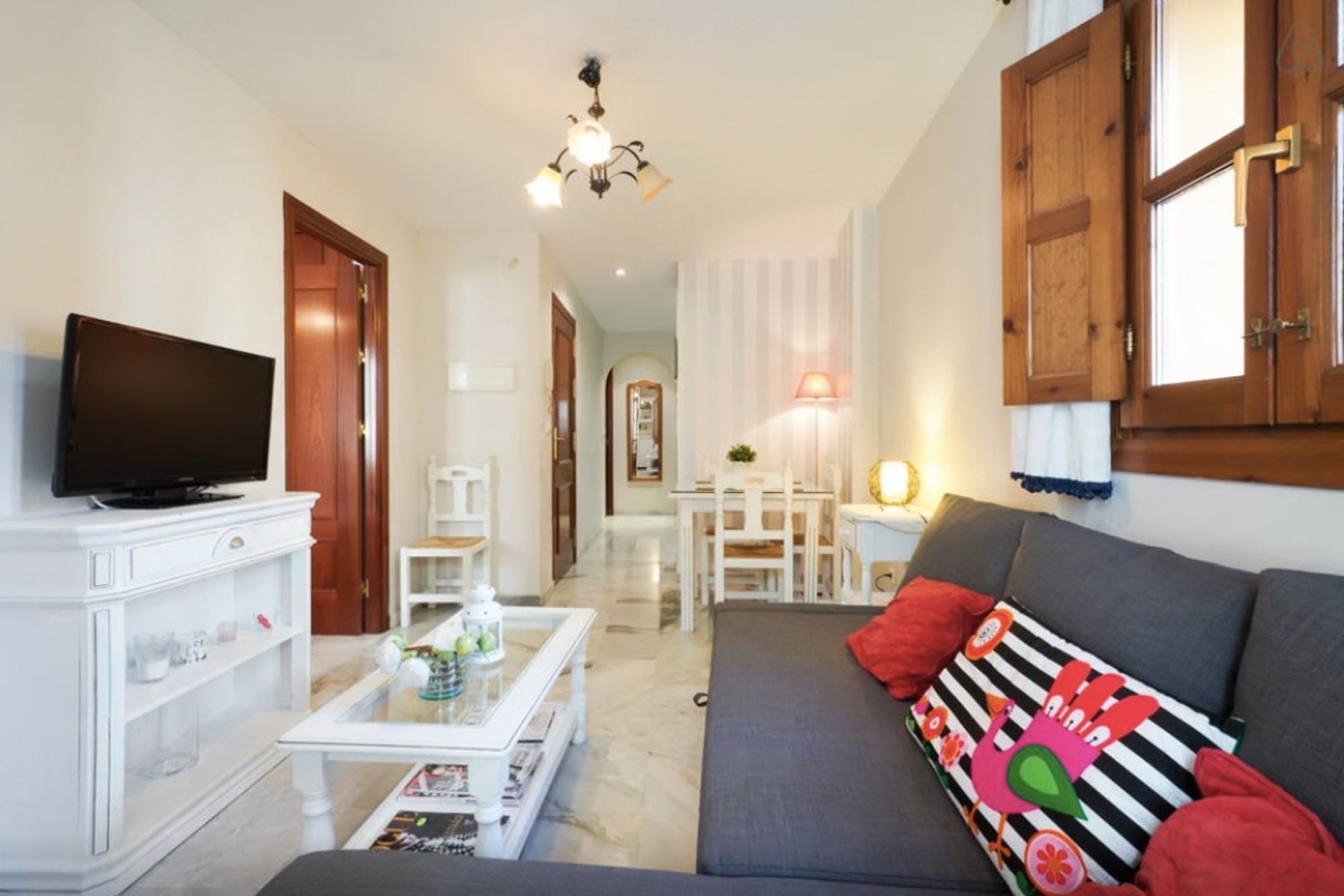 Sunny, 2-bedroom House With Wifi In 5 Minutes From Granada