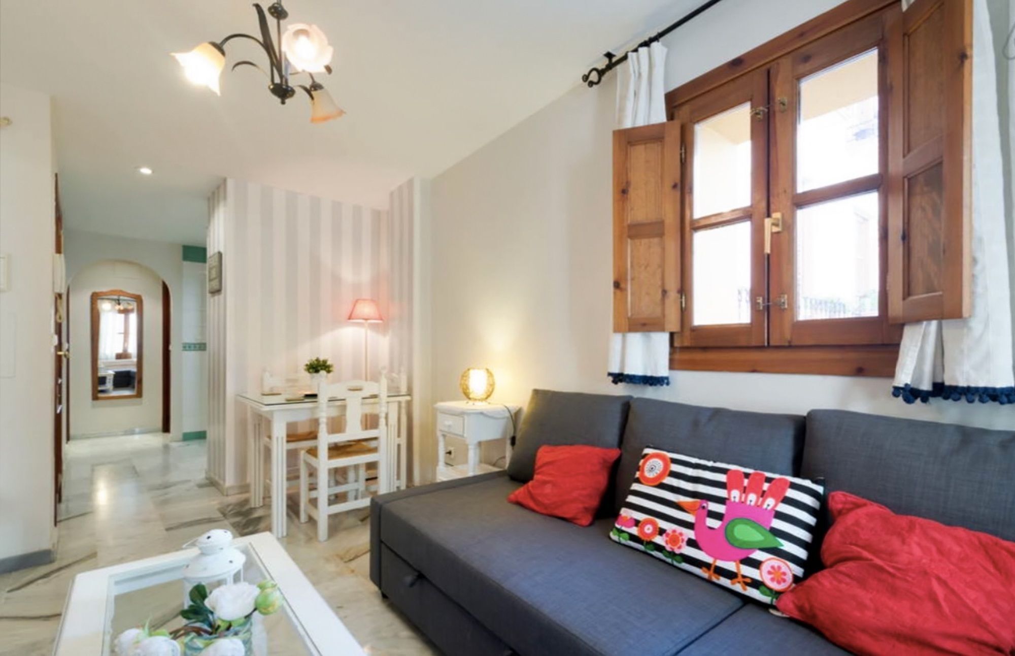 Sunny, 2-bedroom House With Wifi In 5 Minutes From Apartamento Granada