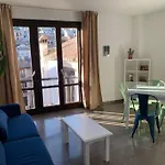Cosy Apartment With Great Views On Old Town